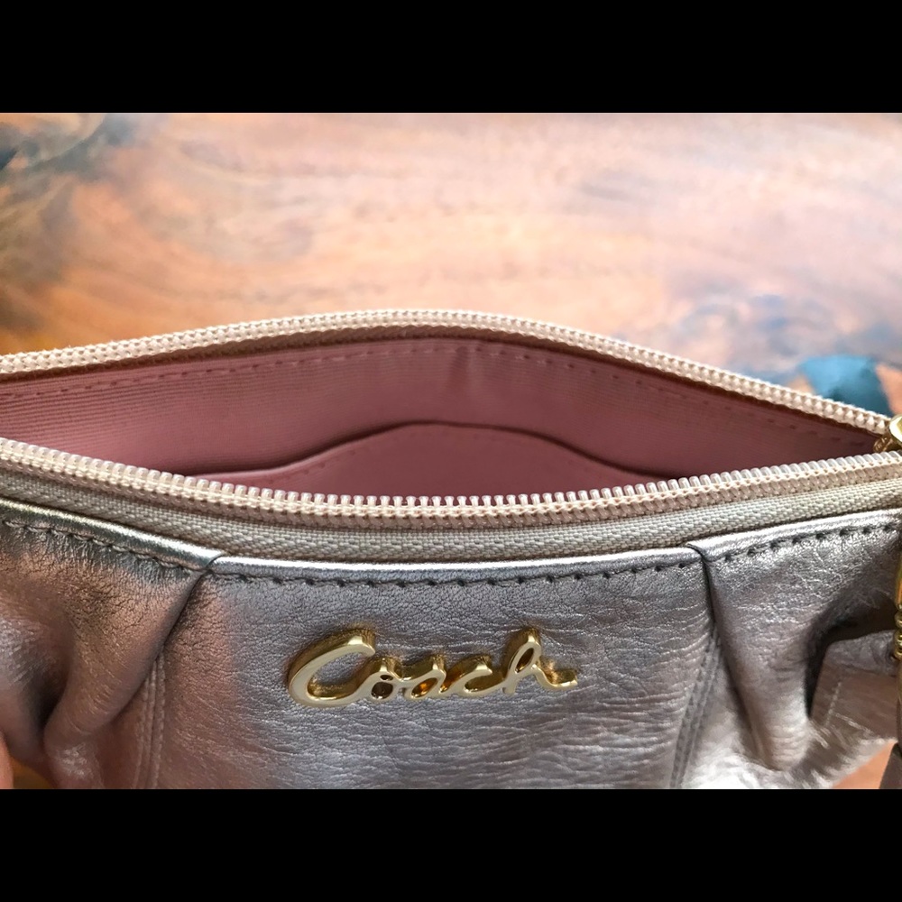 Coach wristlet - Picture 3 of 3